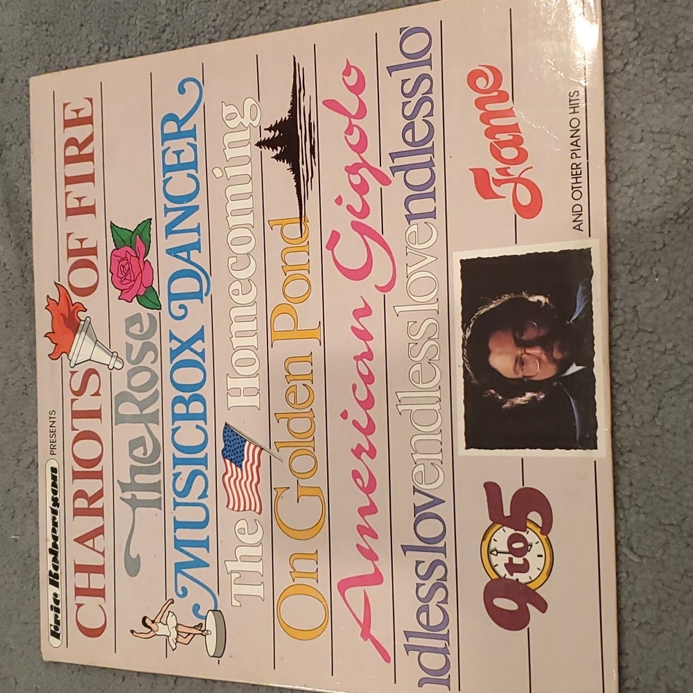 Eric Robertson piano hits record